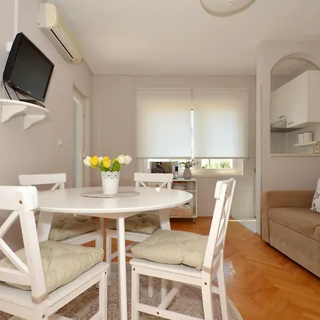 Mar Deluxe Apartman *